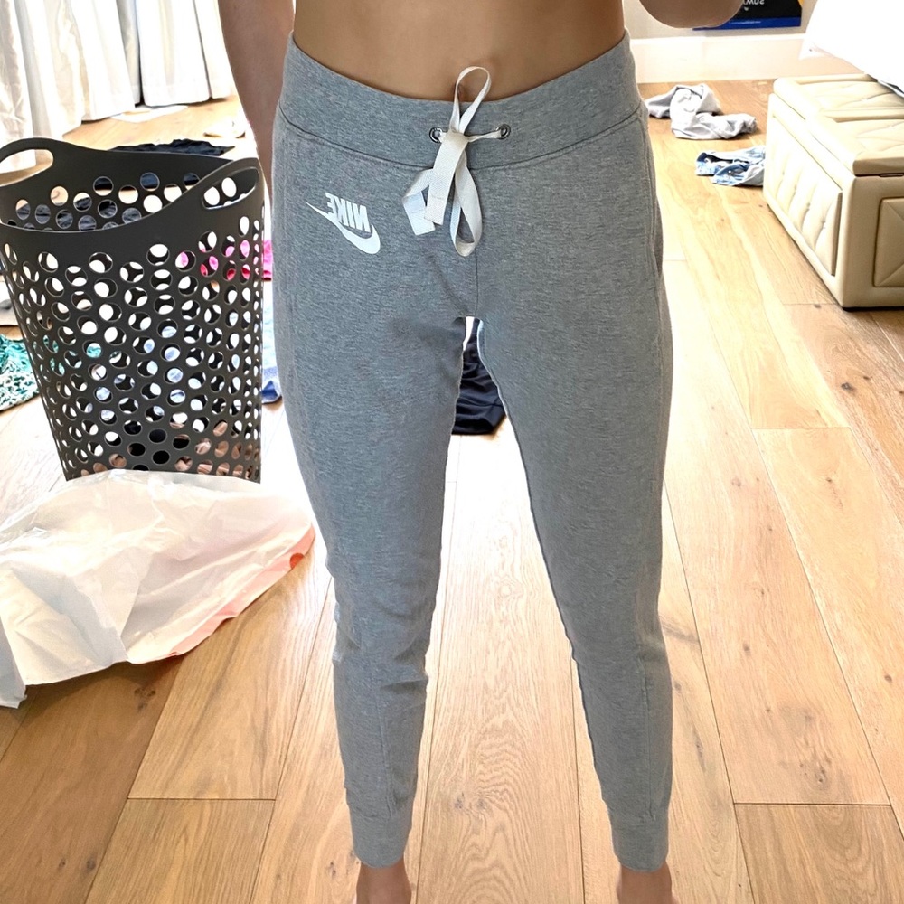 NIKE SWEATS